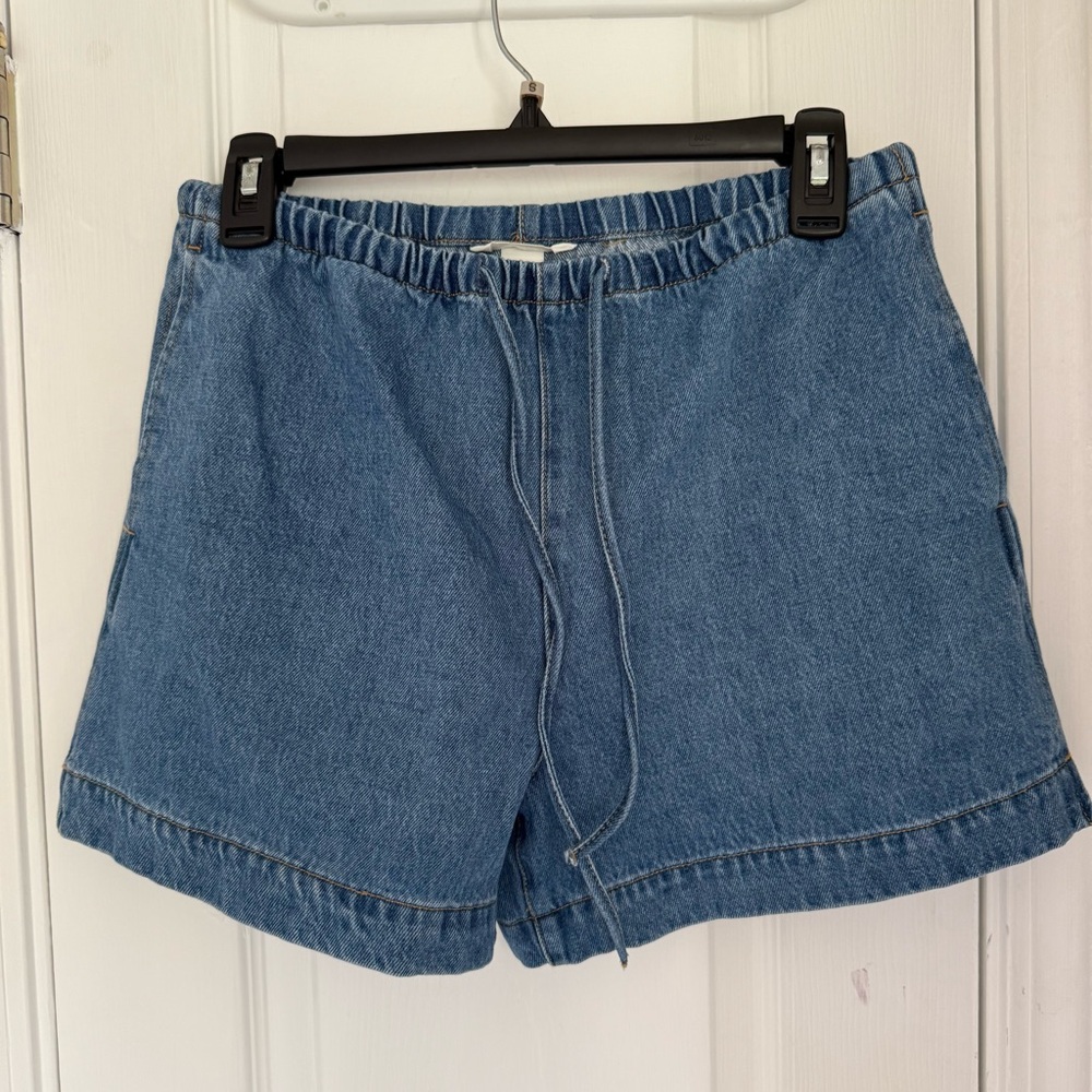 H&M Blue Denim jeans Women's Shorts size xs fits 0 to 2